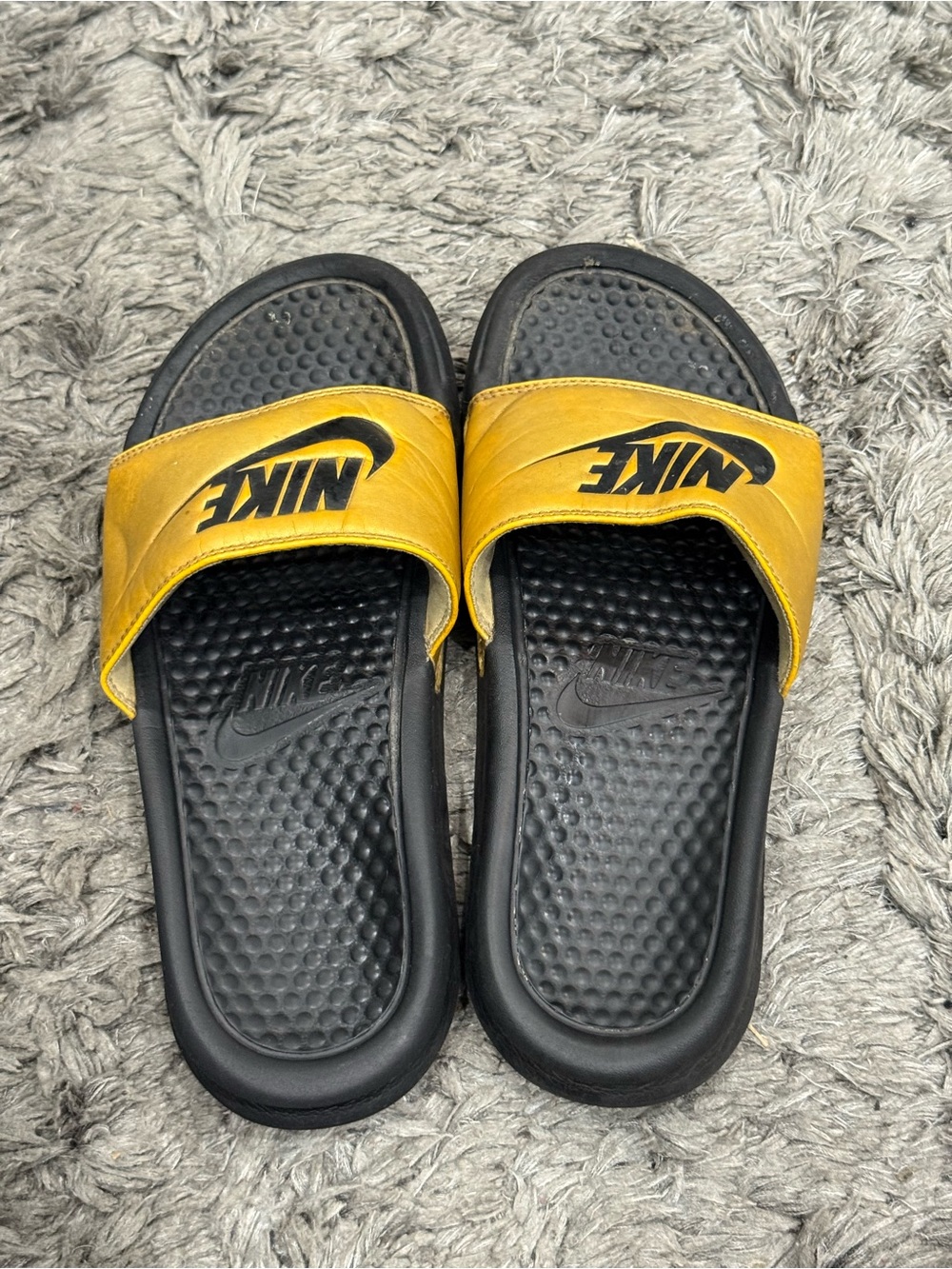 Nike Benassi JDI Womens Size 7 Yellow Slides Sandals